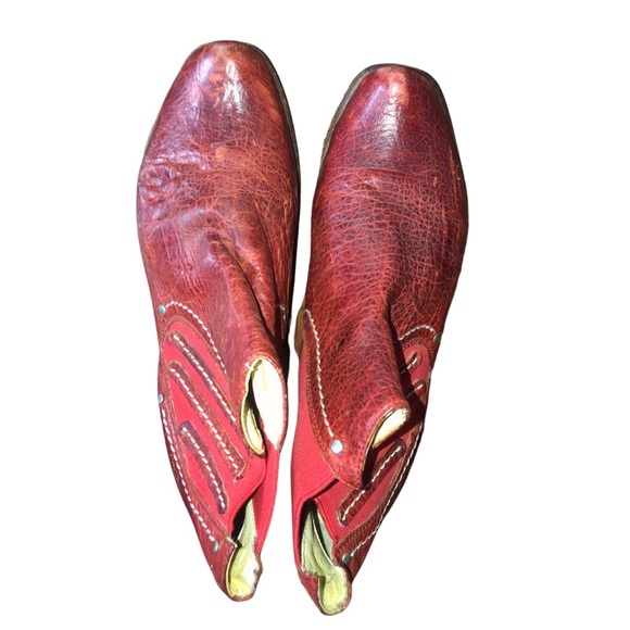 BNWOT red distressed Prophecy ‘Our Secret’ red leather ankle boot - Picture 12 of 13